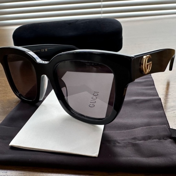 Gucci Sunglasses - Picture 5 of 9